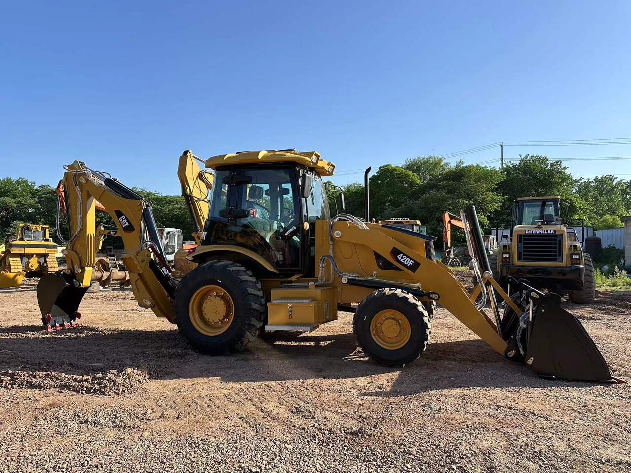Νέα Φορτωτής εκσκαφέας CATERPILLAR 420F2: φωτογραφία 6