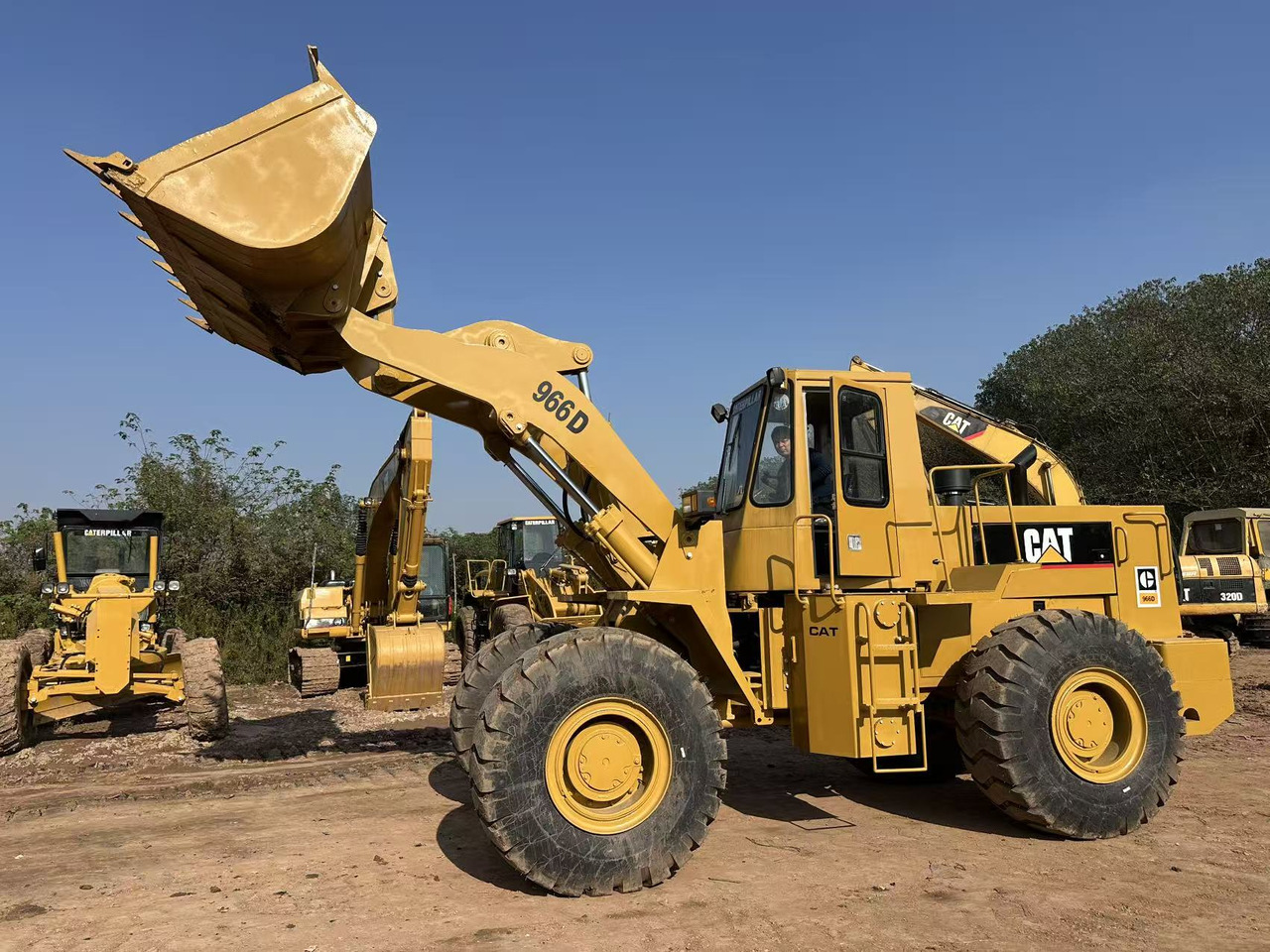 CATERPILLAR 966D - Ελαστιχοφόρος φορτωτής: φωτογραφία 1 CATERPILLAR 966D - Ελαστιχοφόρος φορτωτής: φωτογραφία 1