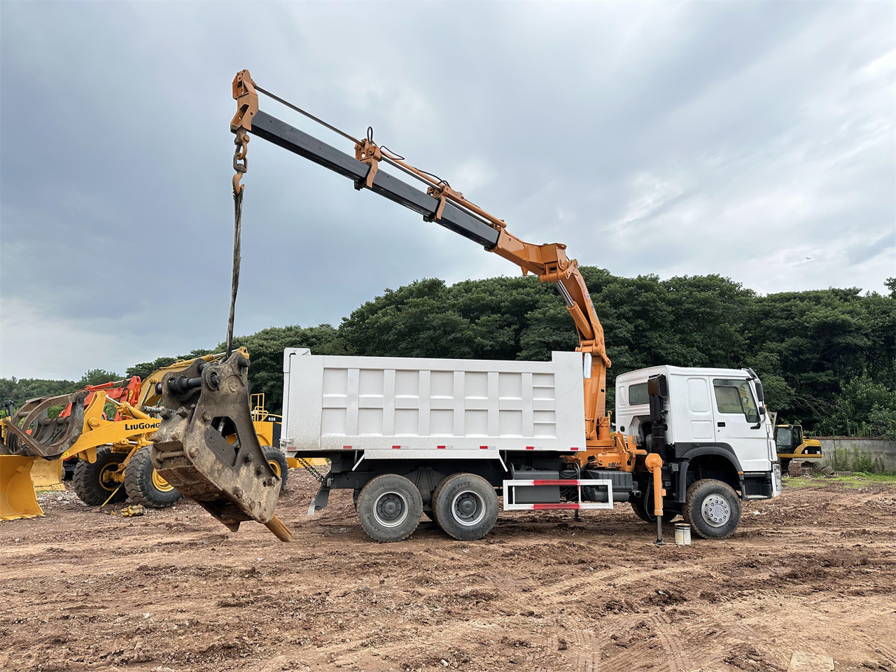 HOWO 371 Mounted Crane Dump truck - Φορτηγό με γερανό: φωτογραφία 2 HOWO 371 Mounted Crane Dump truck - Φορτηγό με γερανό: φωτογραφία 2