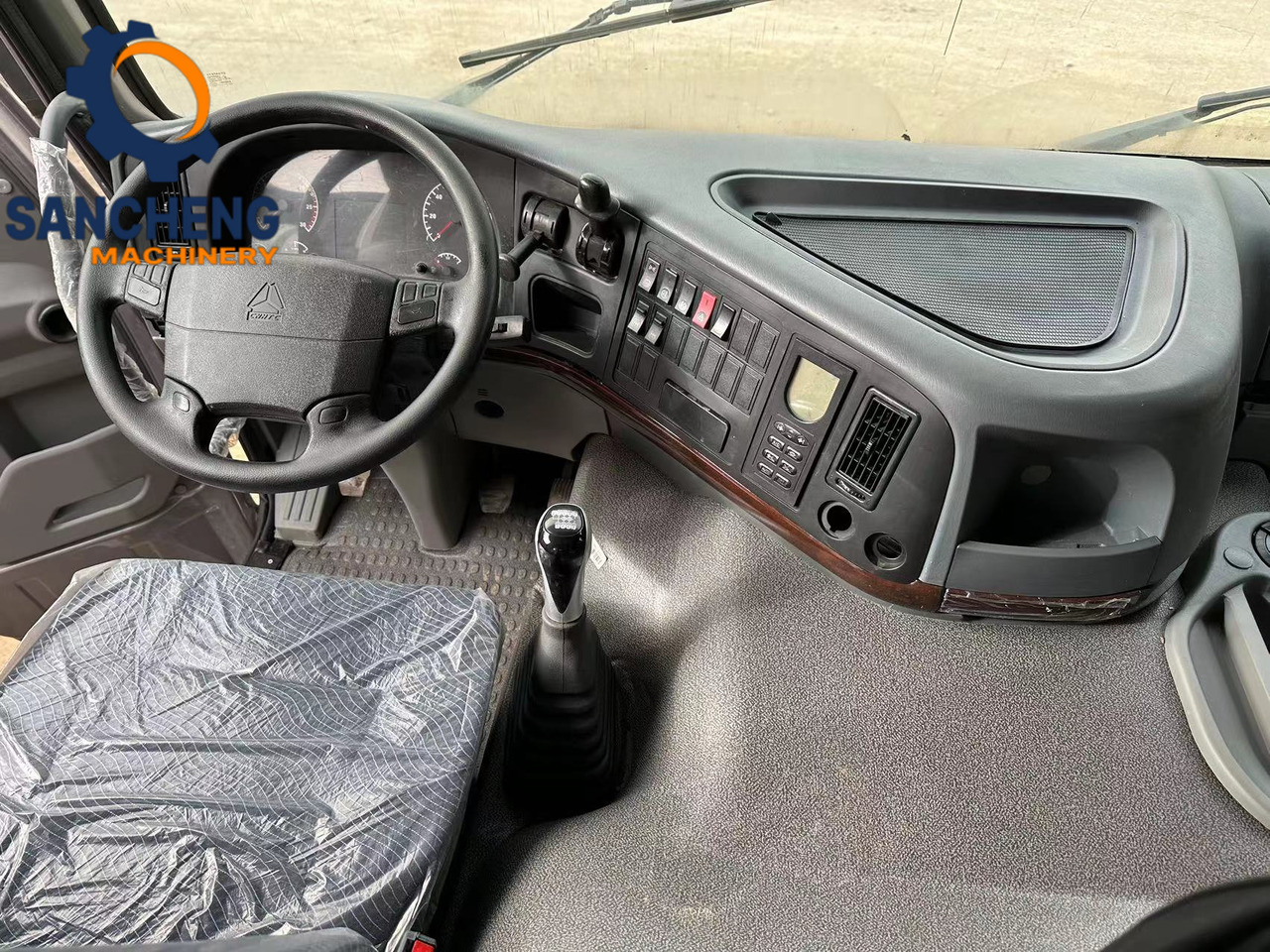 Τράκτορας HOWO 380hp: φωτογραφία 9 Τράκτορας HOWO 380hp: φωτογραφία 9