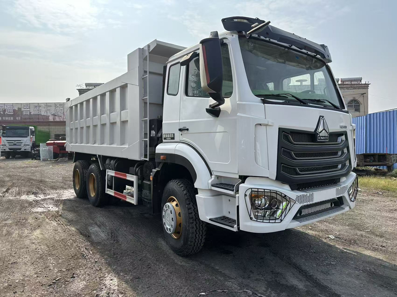 SINOTRUK HOHAN 400hp 6x4 tipper truck - Φορτηγό ανατρεπόμενο: φωτογραφία 1 SINOTRUK HOHAN 400hp 6x4 tipper truck - Φορτηγό ανατρεπόμενο: φωτογραφία 1