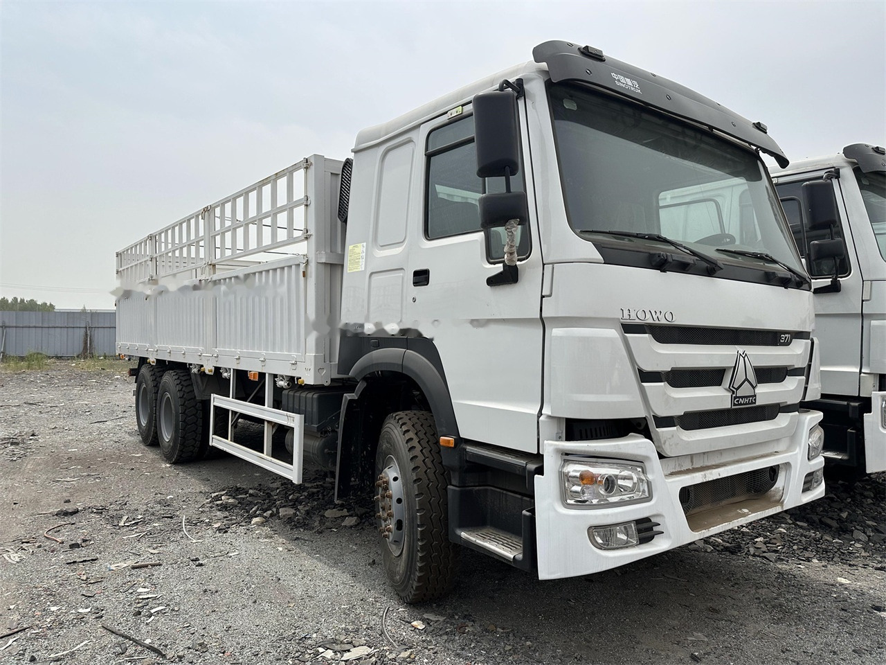 SINOTRUK HOWO 371 Cargo truck - Φορτηγό μεταφορά ζώων: φωτογραφία 1 SINOTRUK HOWO 371 Cargo truck - Φορτηγό μεταφορά ζώων: φωτογραφία 1