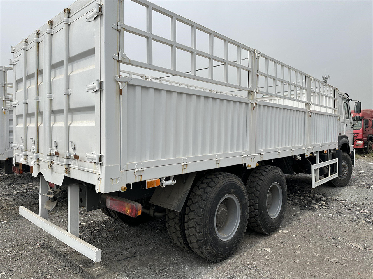 SINOTRUK HOWO 371 Cargo truck - Φορτηγό μεταφορά ζώων: φωτογραφία 5 SINOTRUK HOWO 371 Cargo truck - Φορτηγό μεταφορά ζώων: φωτογραφία 5