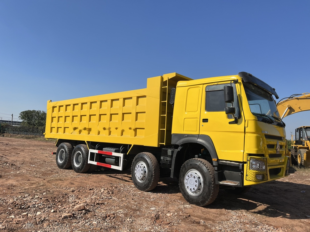 SINOTRUK HOWO 371 Dump Truck 8x4 - Φορτηγό ανατρεπόμενο: φωτογραφία 1 SINOTRUK HOWO 371 Dump Truck 8x4 - Φορτηγό ανατρεπόμενο: φωτογραφία 1