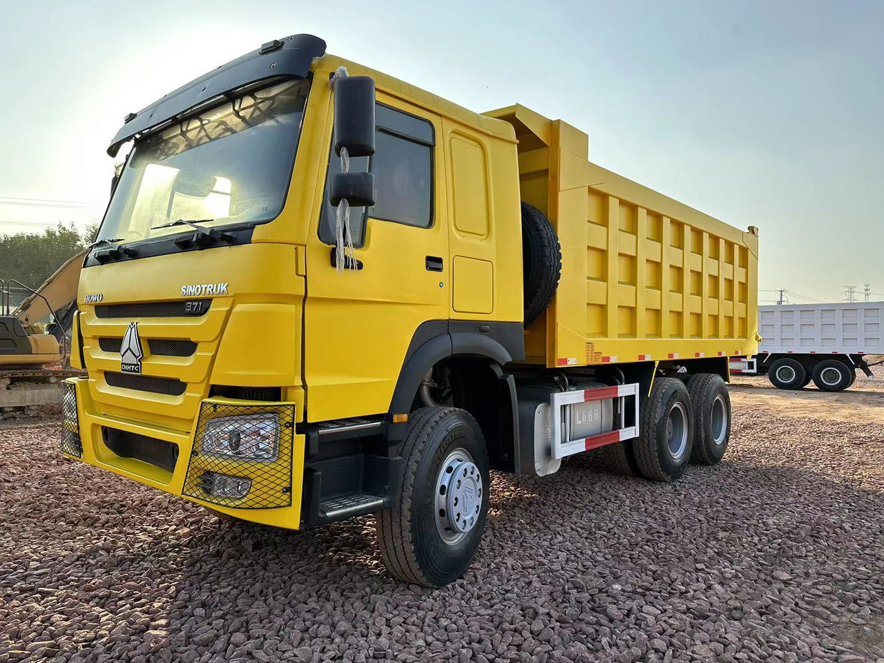SINOTRUK HOWO 371 Dump Truck - Φορτηγό ανατρεπόμενο: φωτογραφία 1 SINOTRUK HOWO 371 Dump Truck - Φορτηγό ανατρεπόμενο: φωτογραφία 1