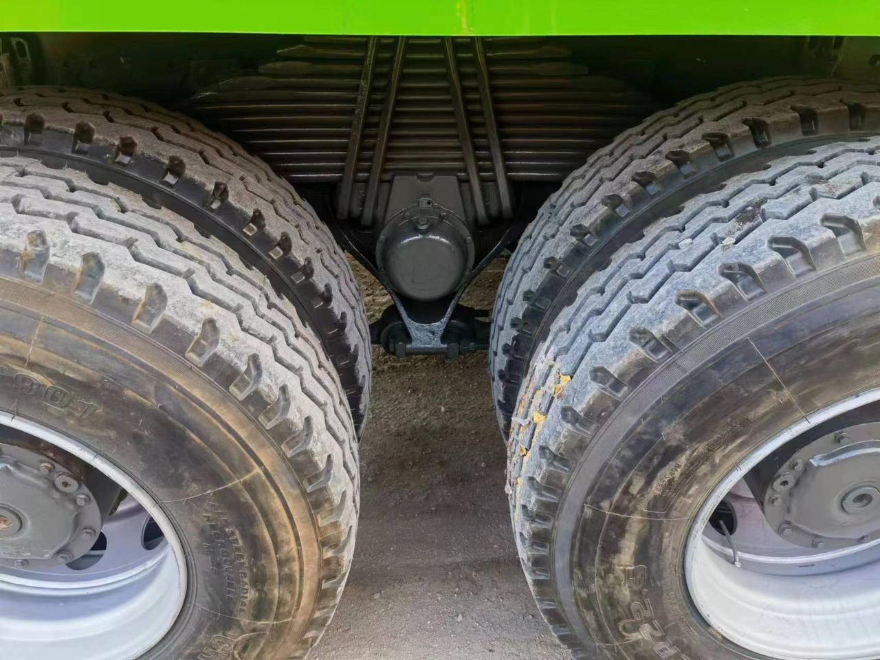 SINOTRUK HOWO 375hp 6X4 - Φορτηγό ανατρεπόμενο: φωτογραφία 4 SINOTRUK HOWO 375hp 6X4 - Φορτηγό ανατρεπόμενο: φωτογραφία 4