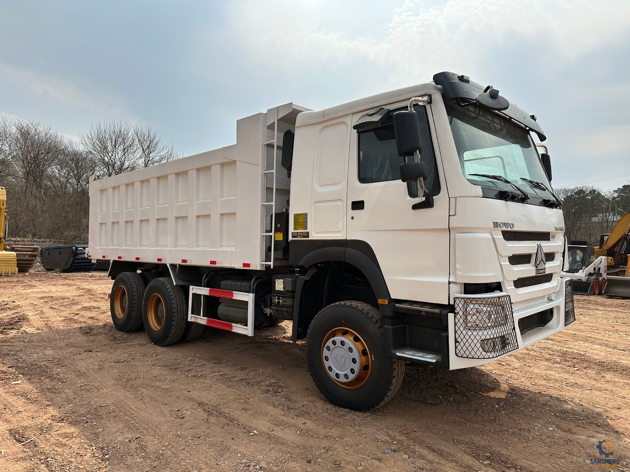 Φορτηγό ανατρεπόμενο για τη μεταφορά χύδηνυλικών SINOTRUK HOWO Dump truck 371 6x4: φωτογραφία 10 Φορτηγό ανατρεπόμενο για τη μεταφορά χύδηνυλικών SINOTRUK HOWO Dump truck 371 6x4: φωτογραφία 10
