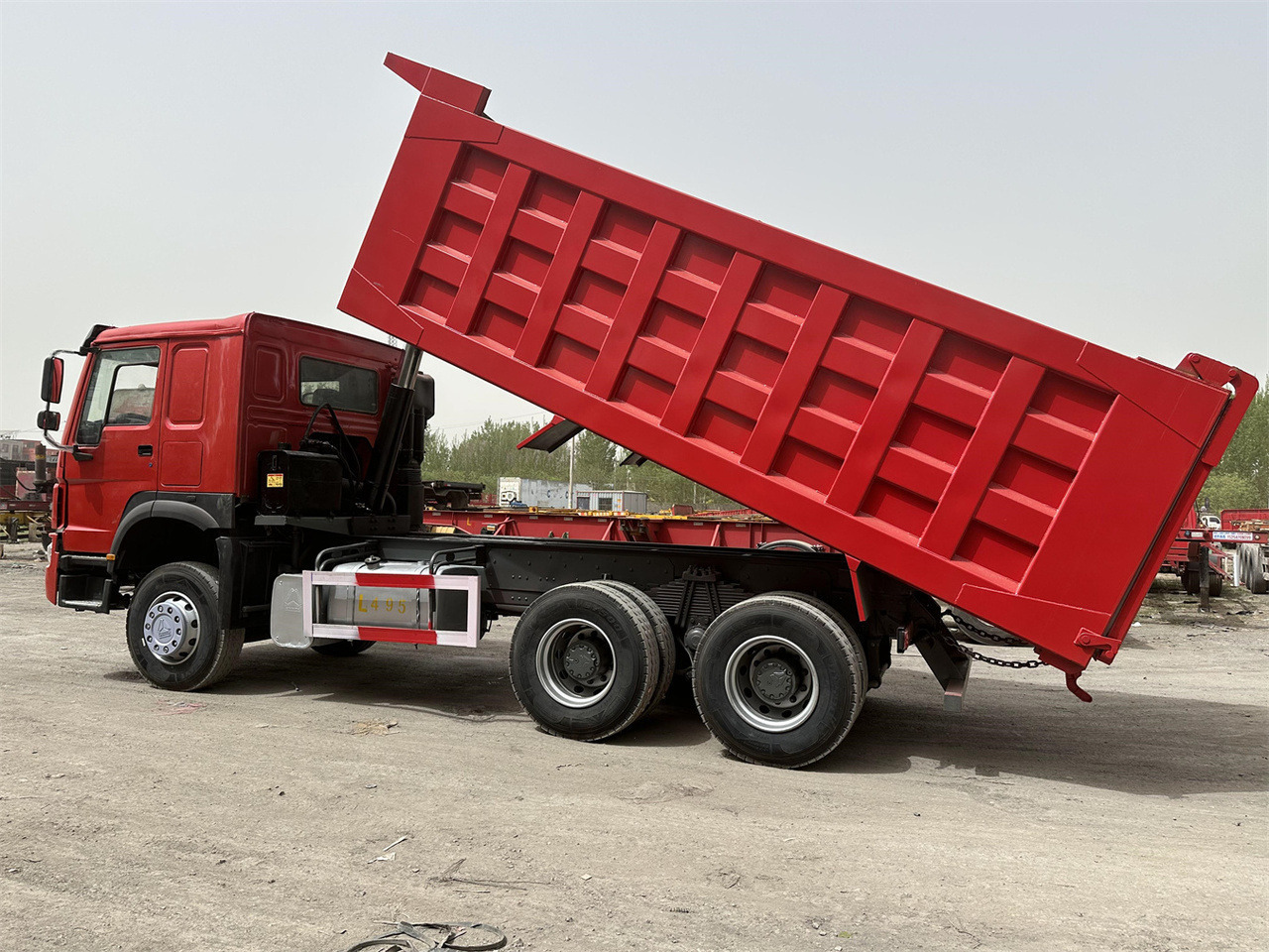 SINOTRUK Howo Dump truck 371 - Φορτηγό ανατρεπόμενο: φωτογραφία 4 SINOTRUK Howo Dump truck 371 - Φορτηγό ανατρεπόμενο: φωτογραφία 4