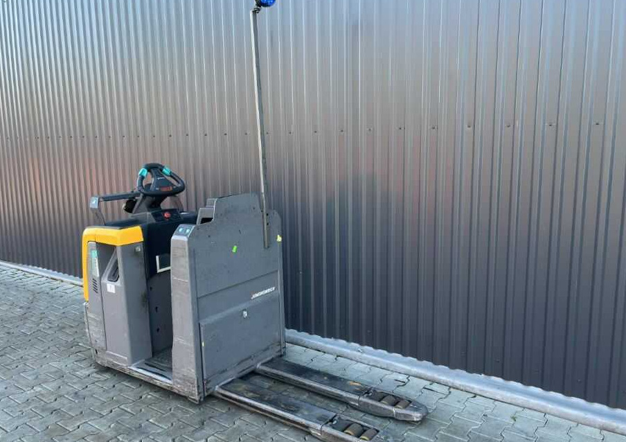 Jungheinrich ECE220 - Μηχάνημα συλλογής παραγγελιών: φωτογραφία 3 Jungheinrich ECE220 - Μηχάνημα συλλογής παραγγελιών: φωτογραφία 3