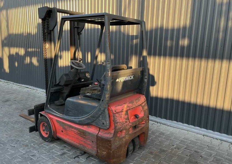 Linde E14 - Ηλεκτροκίνητο περονοφόρο: φωτογραφία 3 Linde E14 - Ηλεκτροκίνητο περονοφόρο: φωτογραφία 3