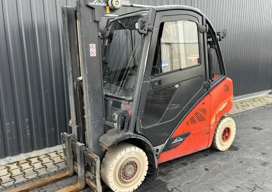 Linde H25T-02 - Υγραεριοκίνητο περονοφόρο: φωτογραφία 3 Linde H25T-02 - Υγραεριοκίνητο περονοφόρο: φωτογραφία 3