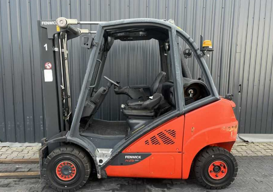 Linde H25T-02 - Υγραεριοκίνητο περονοφόρο: φωτογραφία 2 Linde H25T-02 - Υγραεριοκίνητο περονοφόρο: φωτογραφία 2