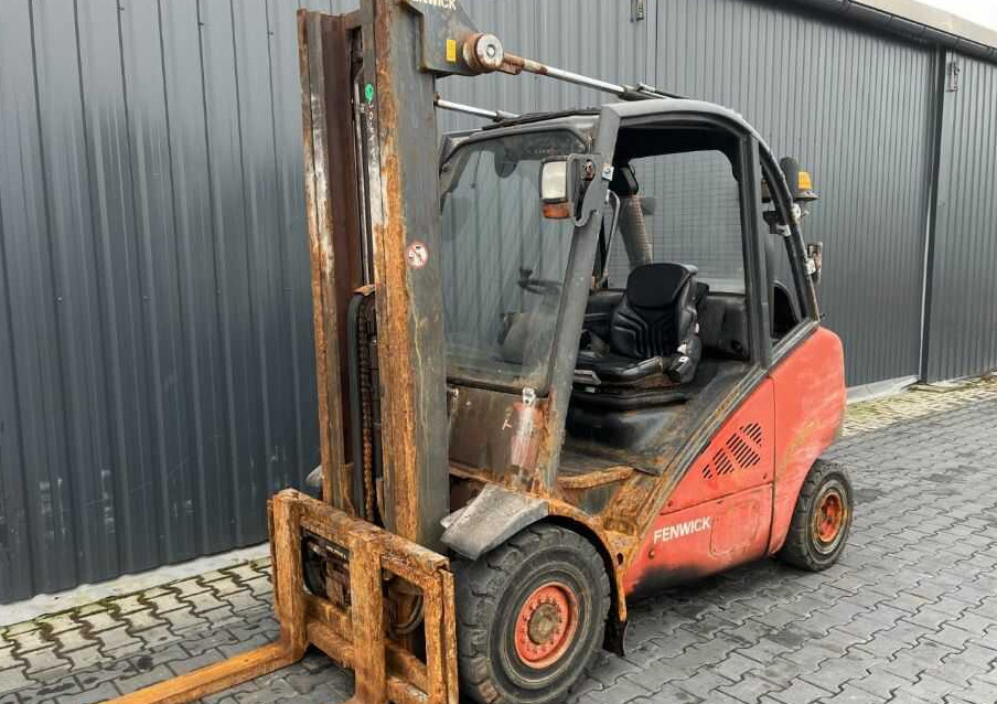 Linde H35T-01 - Υγραεριοκίνητο περονοφόρο: φωτογραφία 3 Linde H35T-01 - Υγραεριοκίνητο περονοφόρο: φωτογραφία 3