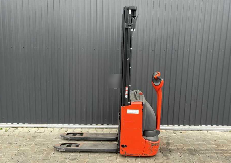 Linde L10 - Μηχάνημα στοίβαξης: φωτογραφία 2 Linde L10 - Μηχάνημα στοίβαξης: φωτογραφία 2