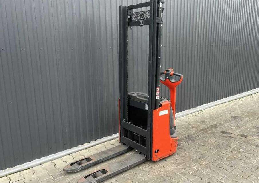 Linde L10 - Μηχάνημα στοίβαξης: φωτογραφία 1 Linde L10 - Μηχάνημα στοίβαξης: φωτογραφία 1