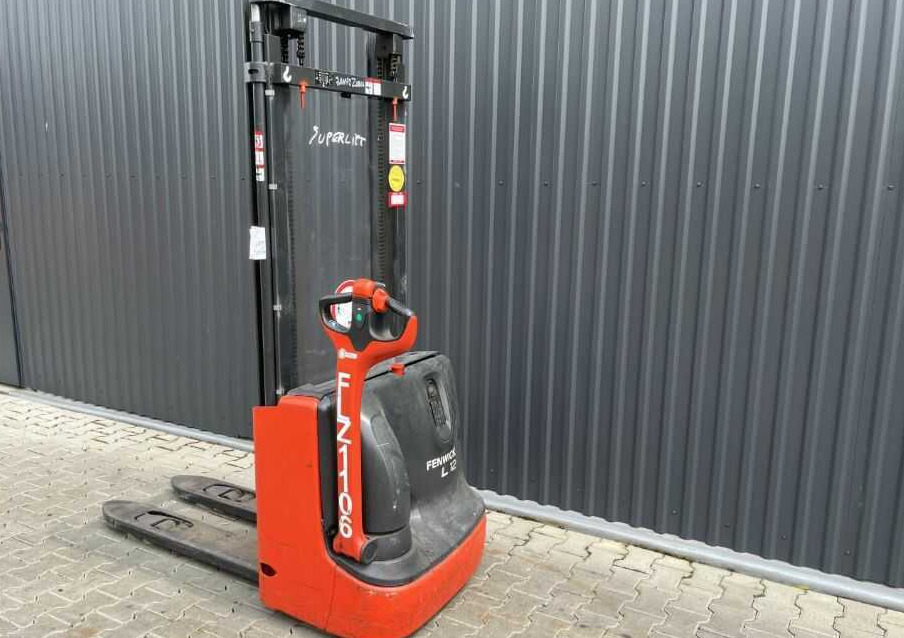 Linde L10 - Μηχάνημα στοίβαξης: φωτογραφία 3 Linde L10 - Μηχάνημα στοίβαξης: φωτογραφία 3