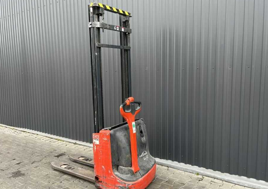 Linde L12i - Μηχάνημα στοίβαξης: φωτογραφία 3 Linde L12i - Μηχάνημα στοίβαξης: φωτογραφία 3