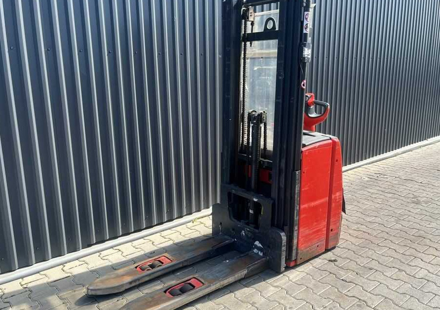 Linde L14 - Μηχάνημα στοίβαξης: φωτογραφία 1 Linde L14 - Μηχάνημα στοίβαξης: φωτογραφία 1