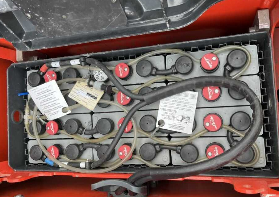 Linde P30C - Μηχάνημα έλξης: φωτογραφία 2 Linde P30C - Μηχάνημα έλξης: φωτογραφία 2