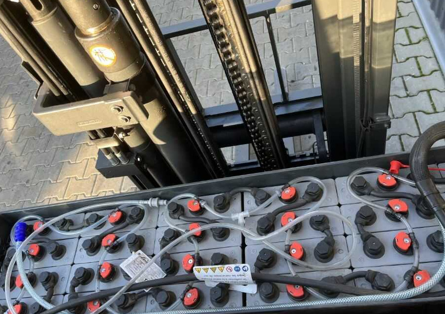 Ανυψωτικό στενών δρόμων Linde R14-01: φωτογραφία 8 Ανυψωτικό στενών δρόμων Linde R14-01: φωτογραφία 8