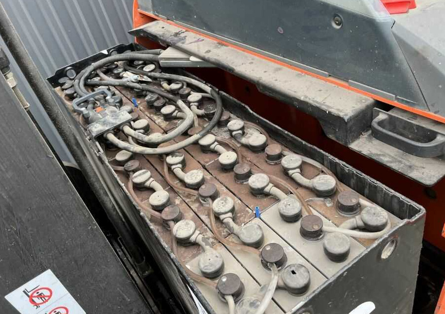 Ανυψωτικό στενών δρόμων Toyota RRE160H: φωτογραφία 7 Ανυψωτικό στενών δρόμων Toyota RRE160H: φωτογραφία 7