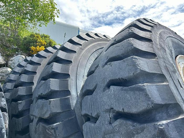 Bridgestone 30.00R51 - Ελαστικά και ζάντες: φωτογραφία 5 Bridgestone 30.00R51 - Ελαστικά και ζάντες: φωτογραφία 5