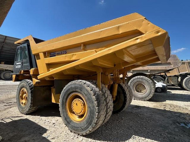 Komatsu HD325-6KE - Ανατρεπόμενο όχημα: φωτογραφία 5 Komatsu HD325-6KE - Ανατρεπόμενο όχημα: φωτογραφία 5