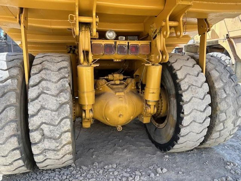 Ανατρεπόμενο όχημα Komatsu HD325-6KE: φωτογραφία 6 Ανατρεπόμενο όχημα Komatsu HD325-6KE: φωτογραφία 6