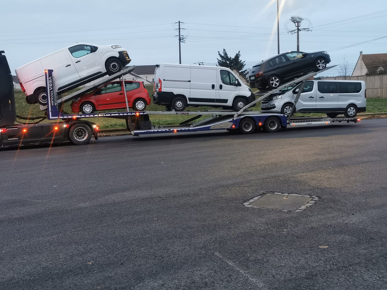 Επικαθήμενο αυτοκινητάμαξα Vega Trailer 2 Axle Jeep Transporter (Vehicles): φωτογραφία 23 Επικαθήμενο αυτοκινητάμαξα Vega Trailer 2 Axle Jeep Transporter (Vehicles): φωτογραφία 23