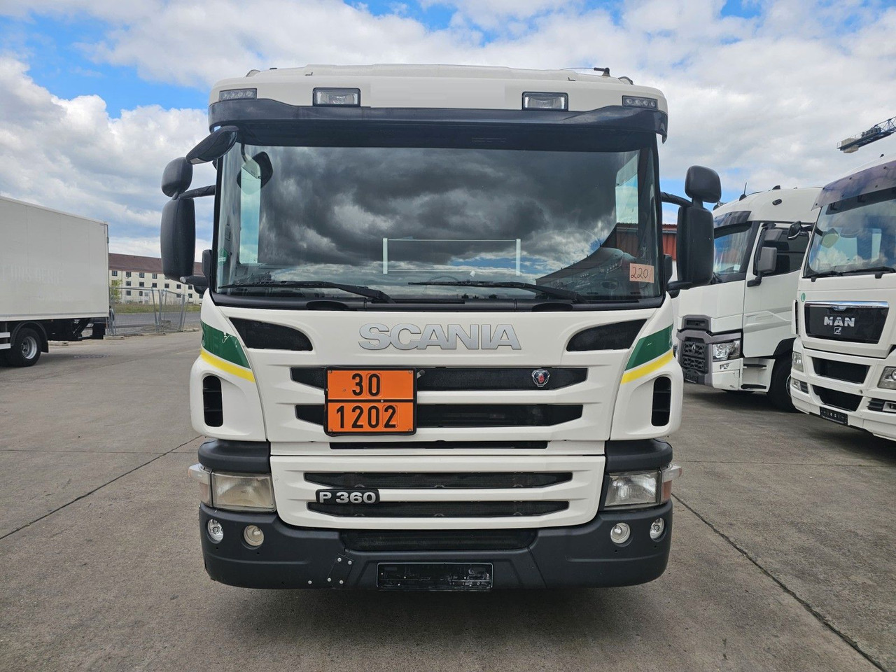Scania P 360 * OBER/-UNTER * 3 KAMMER * BENZIN * - Φορτηγό βυτιοφόρο: φωτογραφία 2 Scania P 360 * OBER/-UNTER * 3 KAMMER * BENZIN * - Φορτηγό βυτιοφόρο: φωτογραφία 2