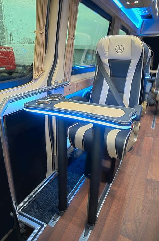 Μικρό λεωφορείο, Επιβατικό βαν Mercedes-Benz Sprinter 319 VIP 8+1: φωτογραφία 10