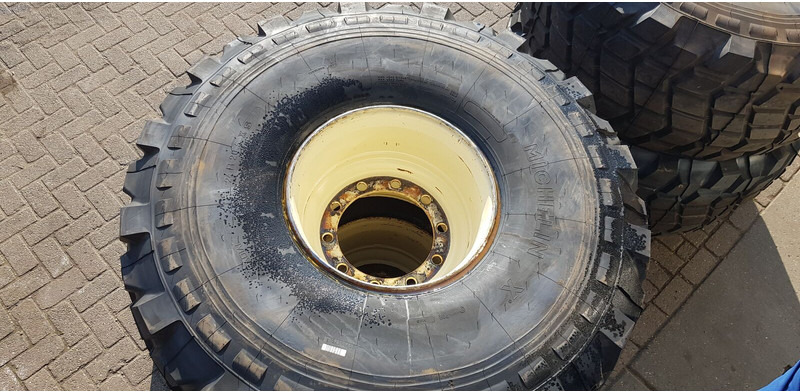 Michelin 24 20.5 xs - Ελαστικά και ζάντες: φωτογραφία 2 Michelin 24 20.5 xs - Ελαστικά και ζάντες: φωτογραφία 2