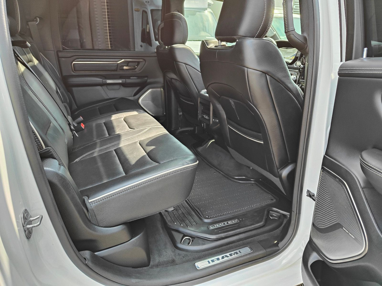 SUV Dodge RAM HEMI Limited 5.7 PRINS LPG Luftfederung: φωτογραφία 12