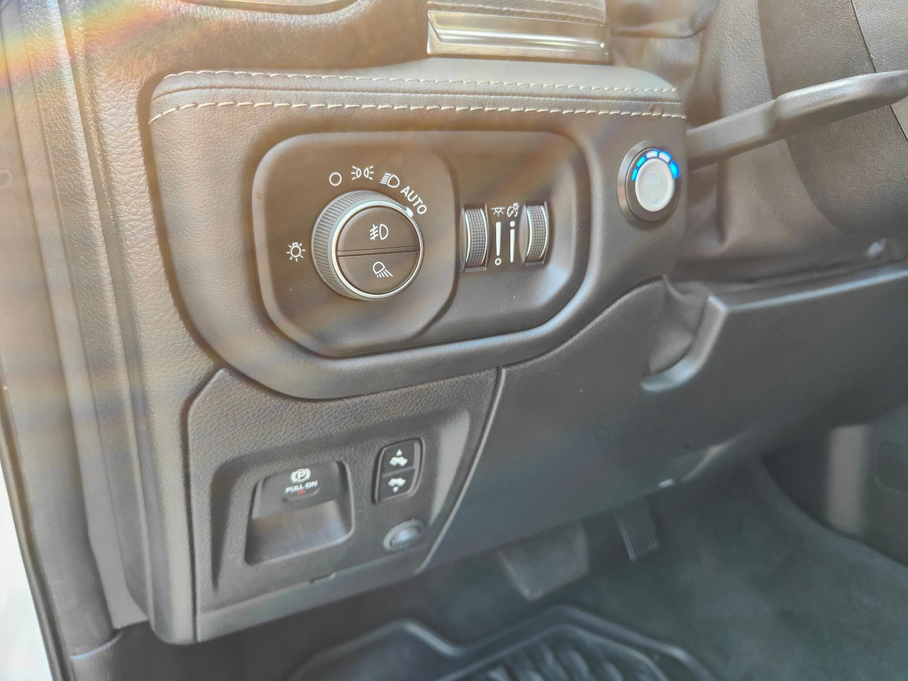 SUV Dodge RAM HEMI Limited 5.7 PRINS LPG Luftfederung: φωτογραφία 15