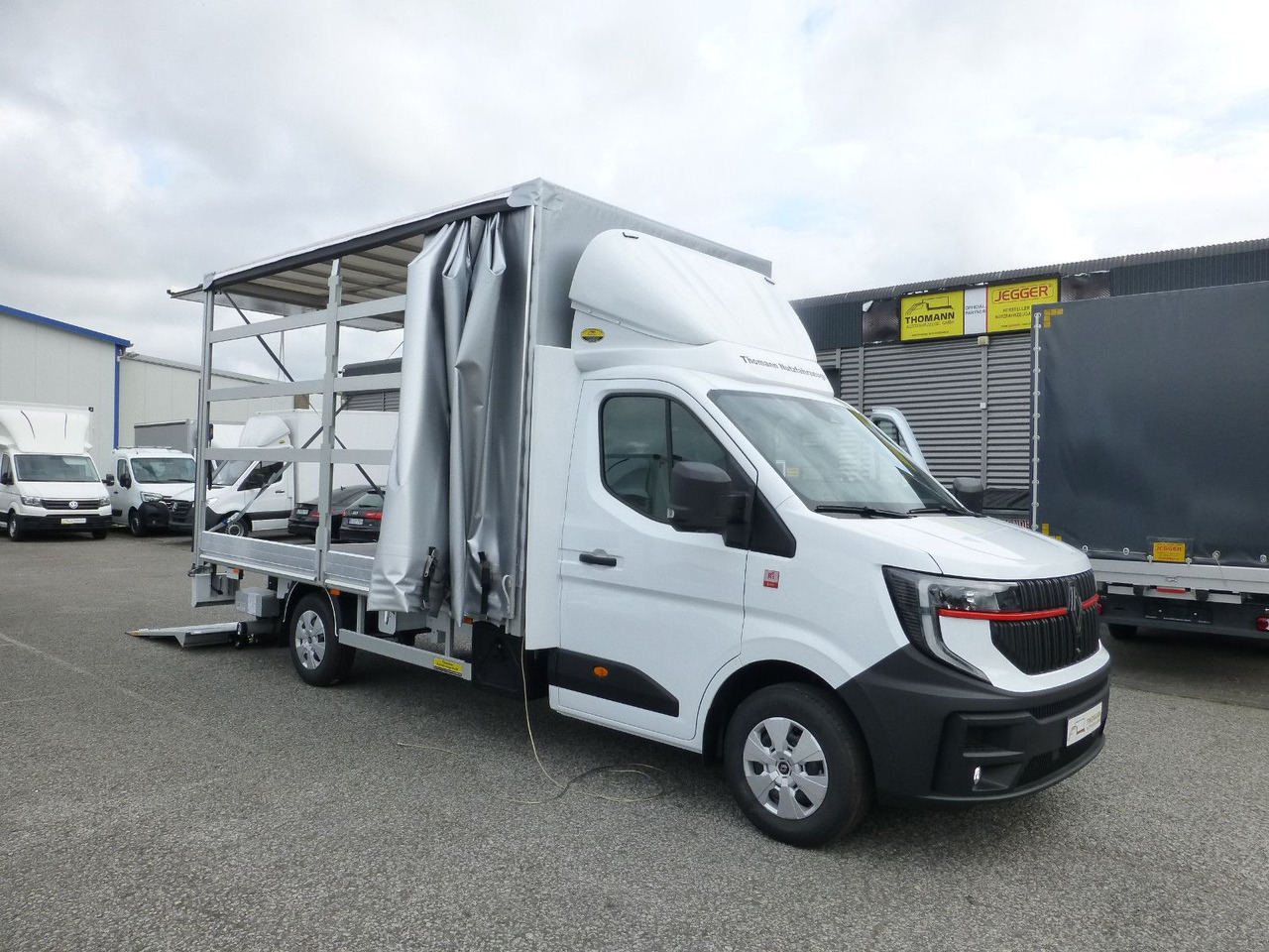 Renault NEW Master Pritsche Plane BÄR Ladebordwand - Επαγγελματικό αυτοκίνητο με μουσαμά: φωτογραφία 1 Renault NEW Master Pritsche Plane BÄR Ladebordwand - Επαγγελματικό αυτοκίνητο με μουσαμά: φωτογραφία 1