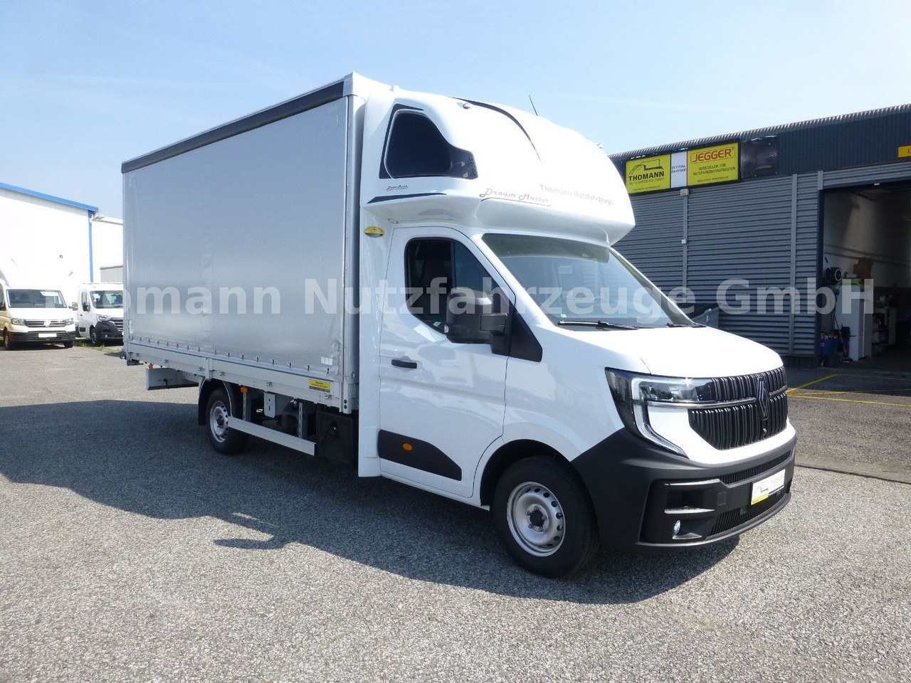 Renault NEW Master Pritsche Plane Schlafkabine - Επαγγελματικό αυτοκίνητο με μουσαμά: φωτογραφία 2 Renault NEW Master Pritsche Plane Schlafkabine - Επαγγελματικό αυτοκίνητο με μουσαμά: φωτογραφία 2