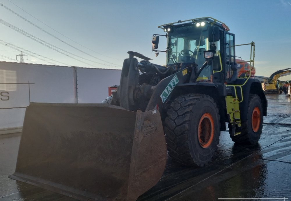 DOOSAN DL 320-7 - Ελαστιχοφόρος φορτωτής: φωτογραφία 1 DOOSAN DL 320-7 - Ελαστιχοφόρος φορτωτής: φωτογραφία 1
