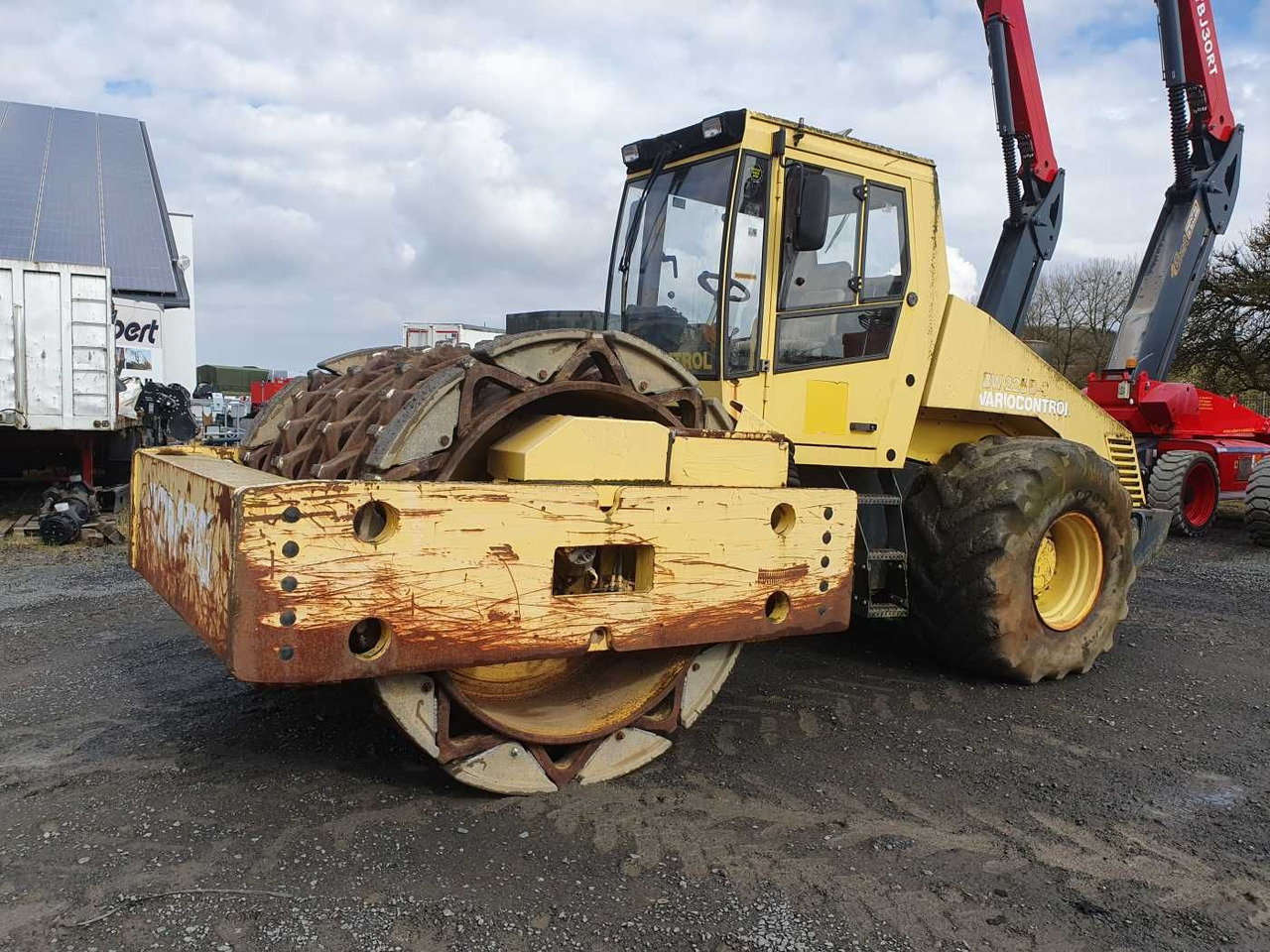 BOMAG BW 225 D-3 / 2001 / nur 3.824h! / Variocontrol - Οδοστρωτήρες: φωτογραφία 1 BOMAG BW 225 D-3 / 2001 / nur 3.824h! / Variocontrol - Οδοστρωτήρες: φωτογραφία 1