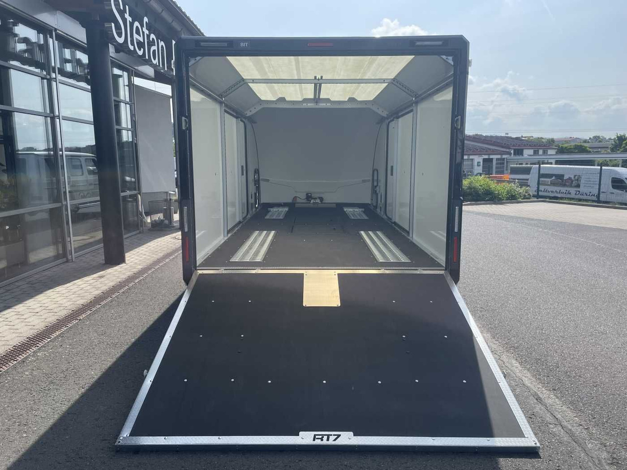 Brian James Race Transporter 7 / 6,16 m 3.500 kg - Ρυμούλκα αυτοκινητάμαξα: φωτογραφία 3 Brian James Race Transporter 7 / 6,16 m 3.500 kg - Ρυμούλκα αυτοκινητάμαξα: φωτογραφία 3