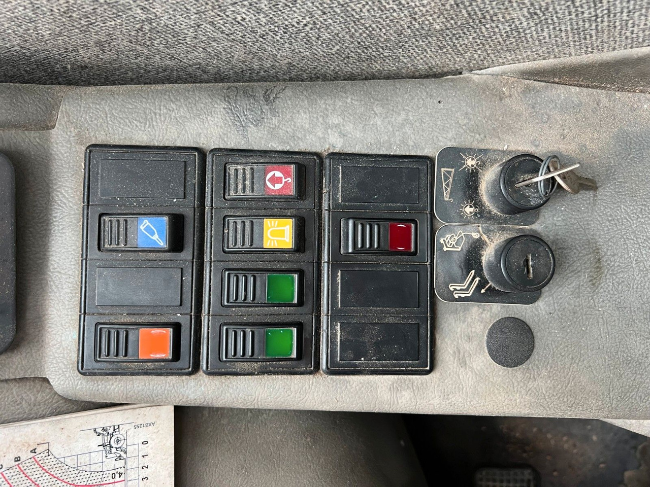 Ελαστιχοφόρος φορτωτής Dieci Icarus 40.16 ET 166 / 4.238 h / 2003: φωτογραφία 16 Ελαστιχοφόρος φορτωτής Dieci Icarus 40.16 ET 166 / 4.238 h / 2003: φωτογραφία 16