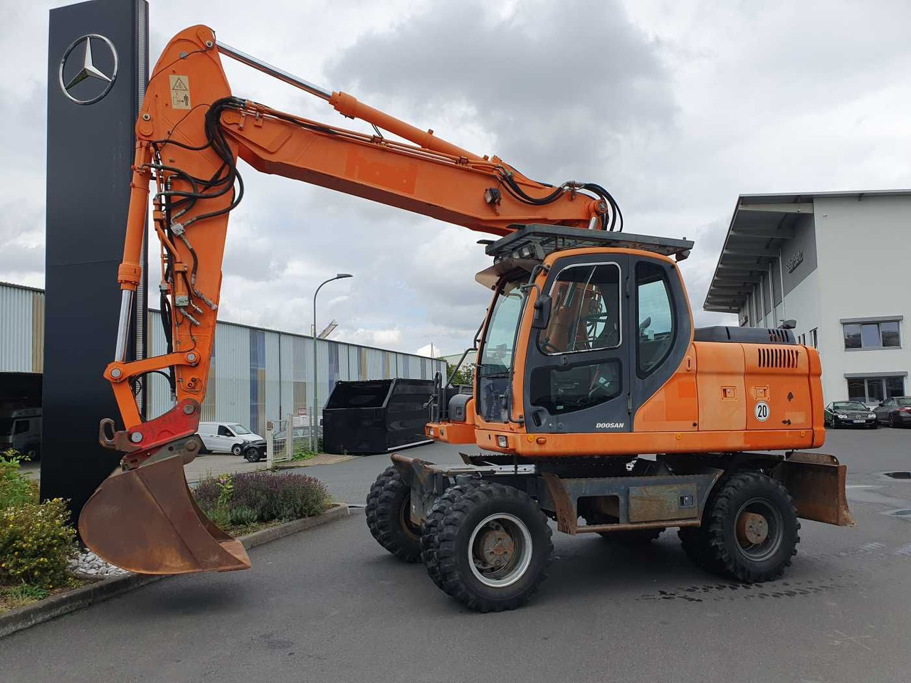 Doosan DX190W / 2008 / 12.349h / 1x Tieflöffel - Τροχοφόρος εκσκαφέας: φωτογραφία 2 Doosan DX190W / 2008 / 12.349h / 1x Tieflöffel - Τροχοφόρος εκσκαφέας: φωτογραφία 2