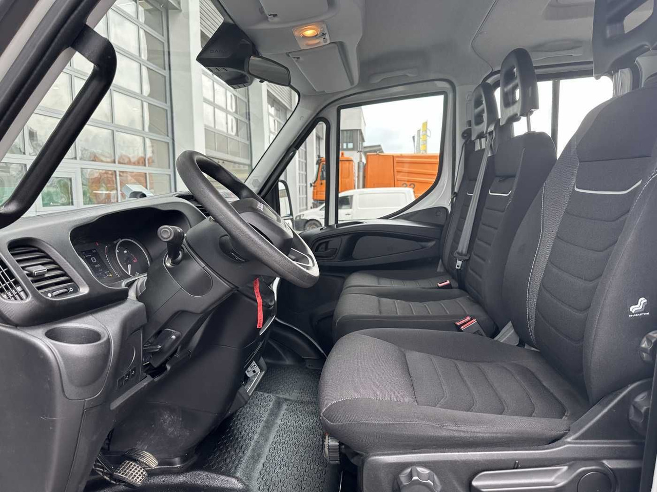 Όχημα με ανατρεπομενη καροτσα Iveco 70C18H 3-S.Kipper *R.3750mm*7Sitze*AHK*: φωτογραφία 9 Όχημα με ανατρεπομενη καροτσα Iveco 70C18H 3-S.Kipper *R.3750mm*7Sitze*AHK*: φωτογραφία 9