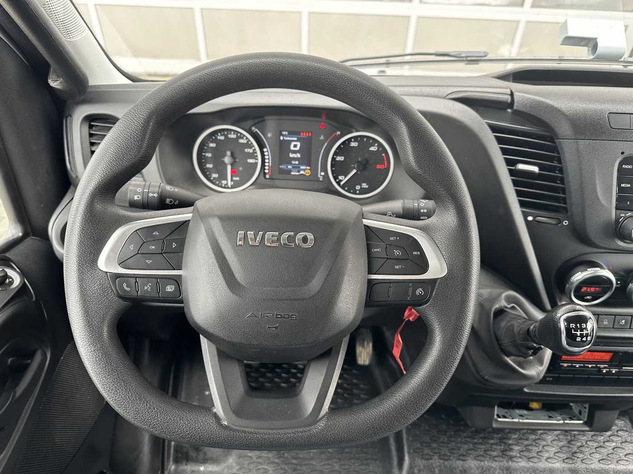 Όχημα με ανατρεπομενη καροτσα Iveco 70C18H 3-S.Kipper *R.3750mm*7Sitze*AHK*: φωτογραφία 10 Όχημα με ανατρεπομενη καροτσα Iveco 70C18H 3-S.Kipper *R.3750mm*7Sitze*AHK*: φωτογραφία 10