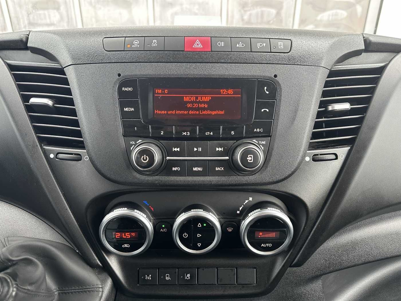 Όχημα με ανατρεπομενη καροτσα Iveco 70C18H 3-S.Kipper *R.3750mm*7Sitze*AHK*: φωτογραφία 12 Όχημα με ανατρεπομενη καροτσα Iveco 70C18H 3-S.Kipper *R.3750mm*7Sitze*AHK*: φωτογραφία 12