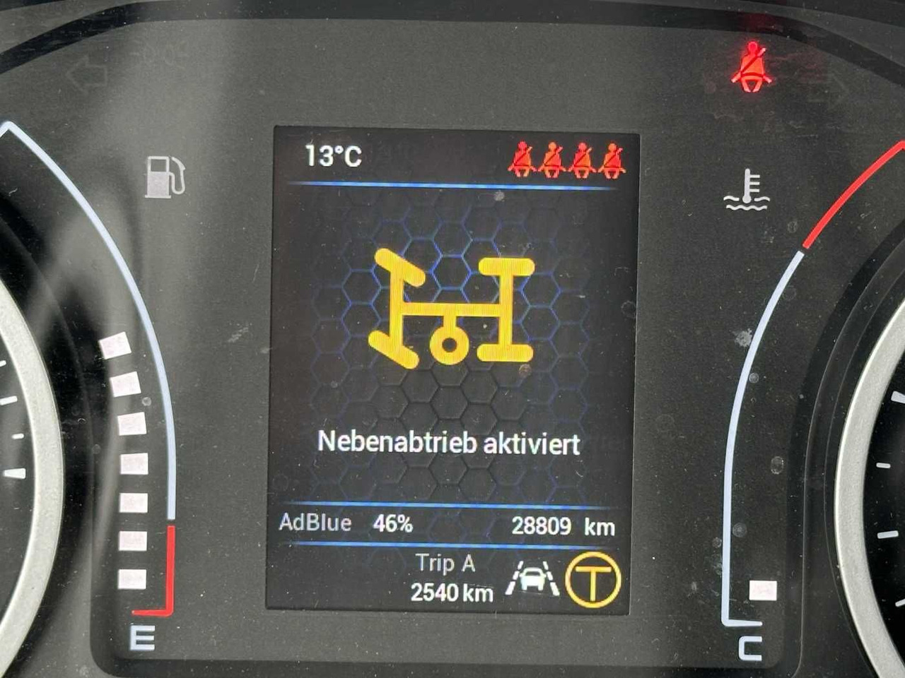 Όχημα με ανατρεπομενη καροτσα Iveco 70C18H 3-S.Kipper *R.3750mm*7Sitze*AHK*: φωτογραφία 15 Όχημα με ανατρεπομενη καροτσα Iveco 70C18H 3-S.Kipper *R.3750mm*7Sitze*AHK*: φωτογραφία 15