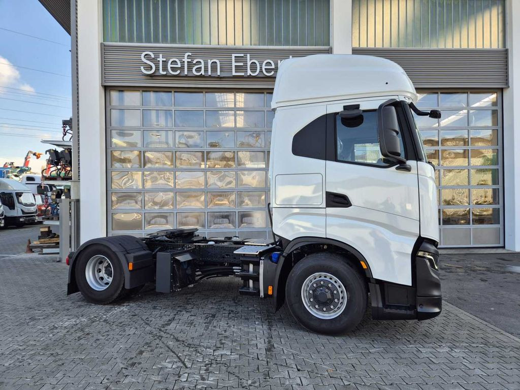 Iveco AS440X49T/P ON 4x4 HI-TRACTION Intarder 2x Bett - Τράκτορας: φωτογραφία 4 Iveco AS440X49T/P ON 4x4 HI-TRACTION Intarder 2x Bett - Τράκτορας: φωτογραφία 4