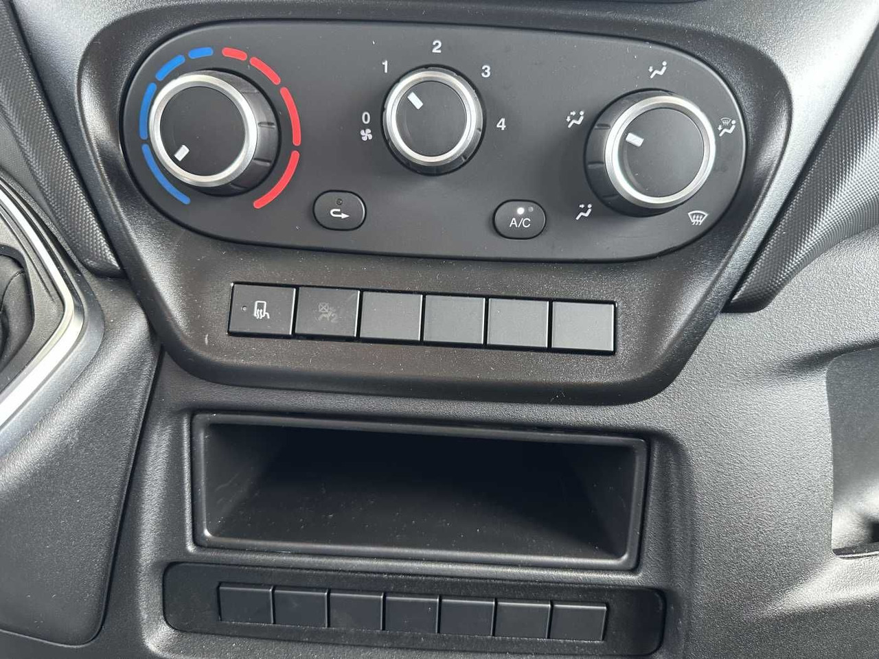 Μικρό φορτηγό με καρότσα Iveco Daily 35S16 H 3.0L *R3.750mm*AHK*Automatik* 2x: φωτογραφία 14 Μικρό φορτηγό με καρότσα Iveco Daily 35S16 H 3.0L *R3.750mm*AHK*Automatik* 2x: φωτογραφία 14