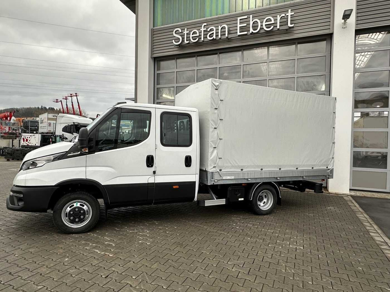 Iveco Daily 50C18H A8 DoKa *AHK*Automatik*7-Sitze* - Μικρό φορτηγό με καρότσα, Διπλοκάμπινο ελαφρύ επαγγελματικό: φωτογραφία 4 Iveco Daily 50C18H A8 DoKa *AHK*Automatik*7-Sitze* - Μικρό φορτηγό με καρότσα, Διπλοκάμπινο ελαφρύ επαγγελματικό: φωτογραφία 4