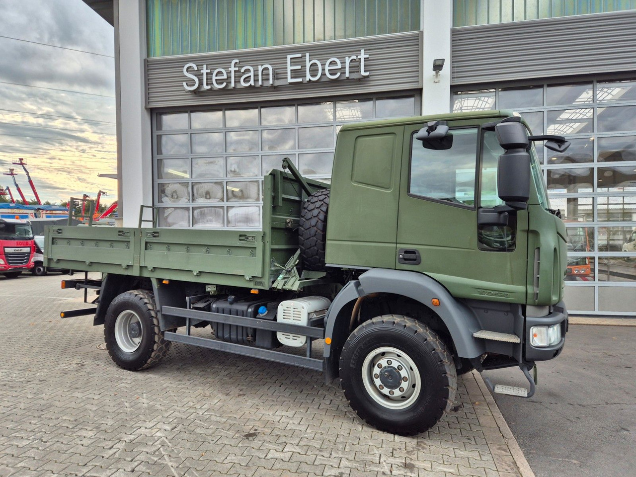 Iveco Eurocargo ML100E22WM-BW 4x4 Pritsche L-Haus Bett - Φορτηγό με ανοιχτή καρότσα: φωτογραφία 4 Iveco Eurocargo ML100E22WM-BW 4x4 Pritsche L-Haus Bett - Φορτηγό με ανοιχτή καρότσα: φωτογραφία 4