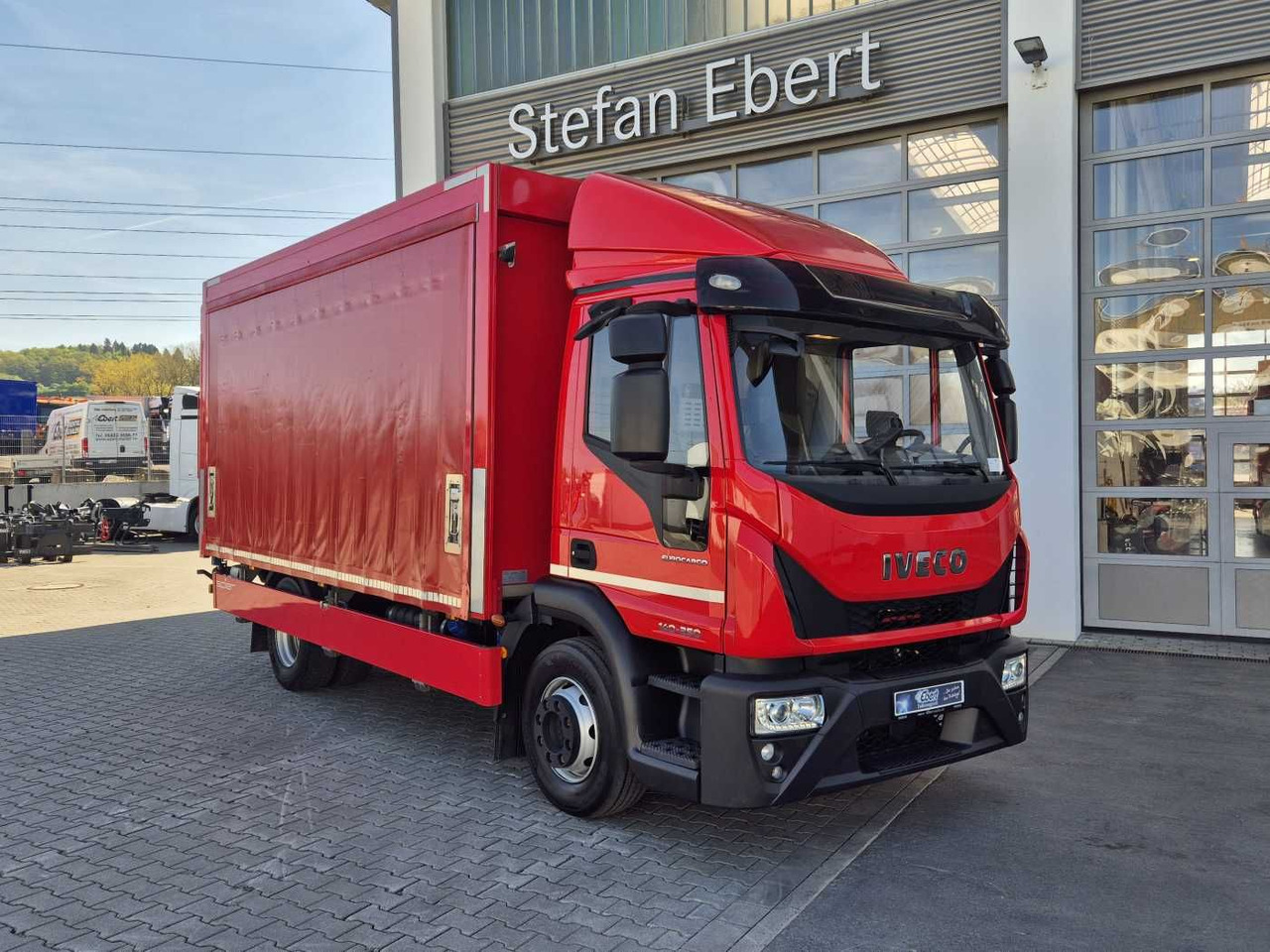 Iveco Eurocargo ML140E25/P Schiebeplanen LBW 1.500kg - Φορτηγό για τη μεταφορά ποτών: φωτογραφία 3 Iveco Eurocargo ML140E25/P Schiebeplanen LBW 1.500kg - Φορτηγό για τη μεταφορά ποτών: φωτογραφία 3